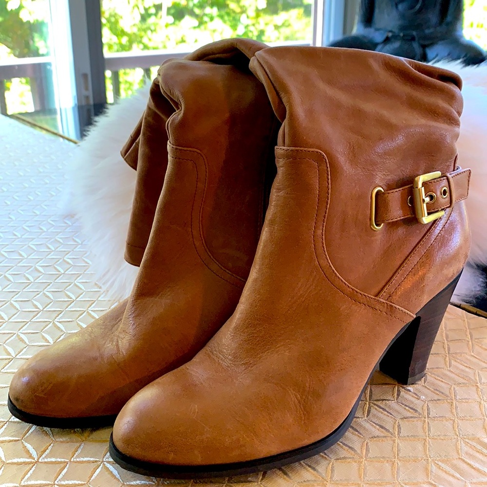 ❤️$130 LEATHER GUESS BOOTS NEW VERY COMFORTABLE
